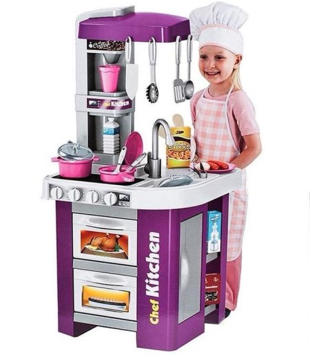 مطبخ كبير مع خزان مياه